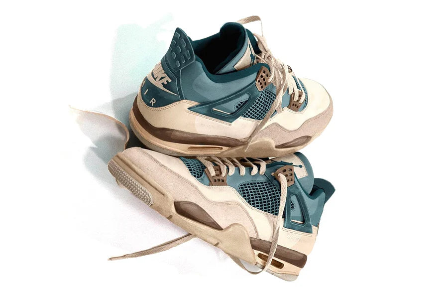 AIR JORDAN 4