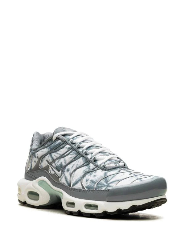 AIR MAX PLUS SNEAKERS