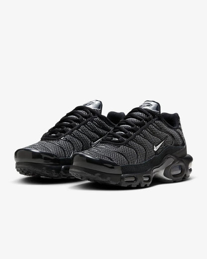NIKE AIR MAX PLUS