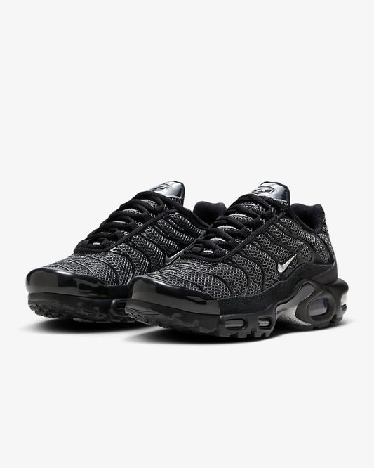 NIKE AIR MAX PLUS