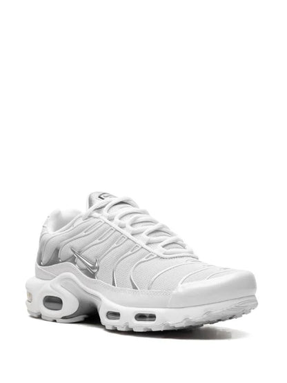 AIR MAX PLUS WMNS "WHITE / METALLIC SILVER"